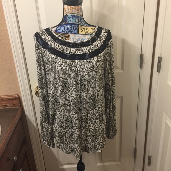 Blouse❤️ - Picture 2 of 6